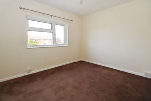 DE VERE ESTATE- click for photo gallery